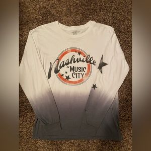 Women’s Large Graphic Long Sleeve T Shirt. Nashville “Music City”White and Gray